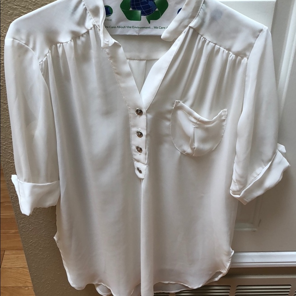 White Lucy love blouse. Only worn once.